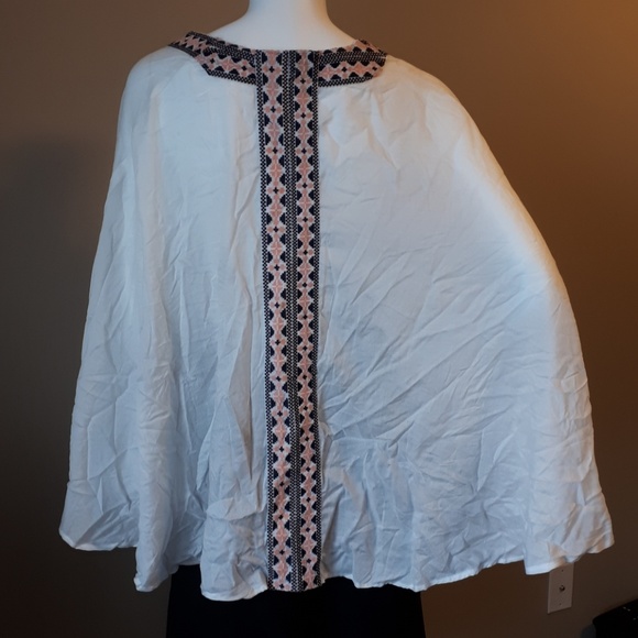 Hinge Beach Cover Up - Picture 3 of 3